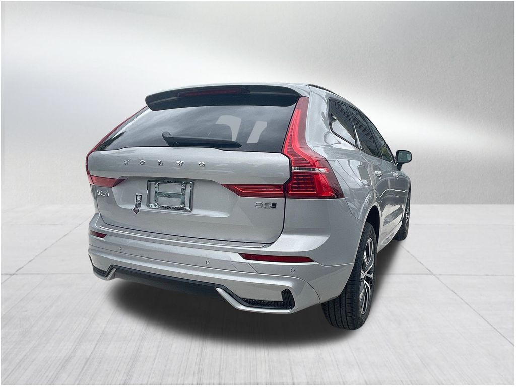 2024 Volvo XC60 B5 Core photo 4