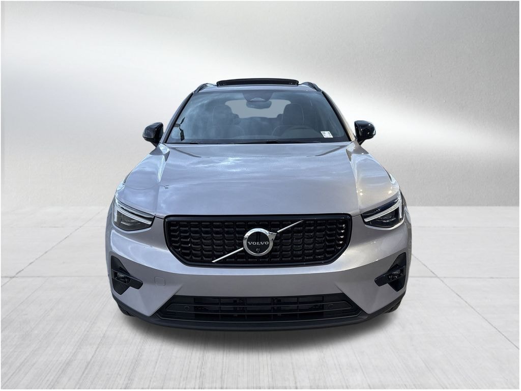 New 2026 Volvo XC40 B4 Plus SUV
