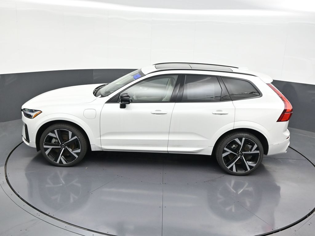 2026 Volvo XC60 Ultra - Photo 14