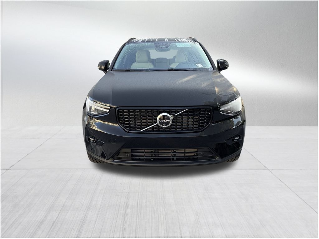 New 2026 Volvo XC40 B5 Plus SUV