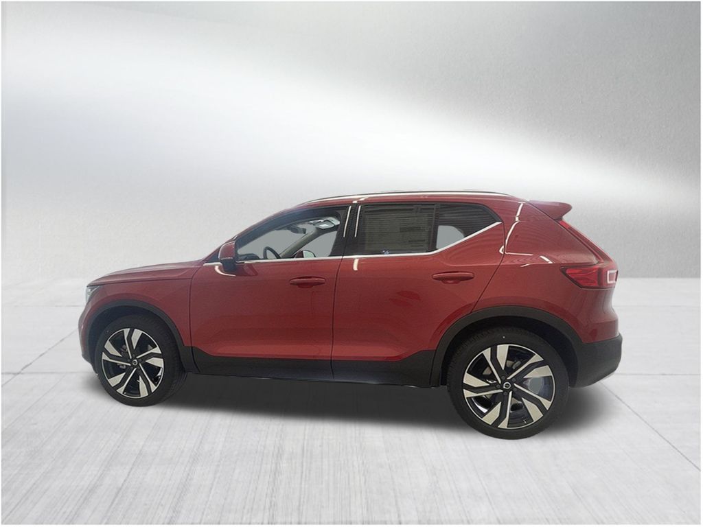 2024 Volvo XC40 Plus photo 2