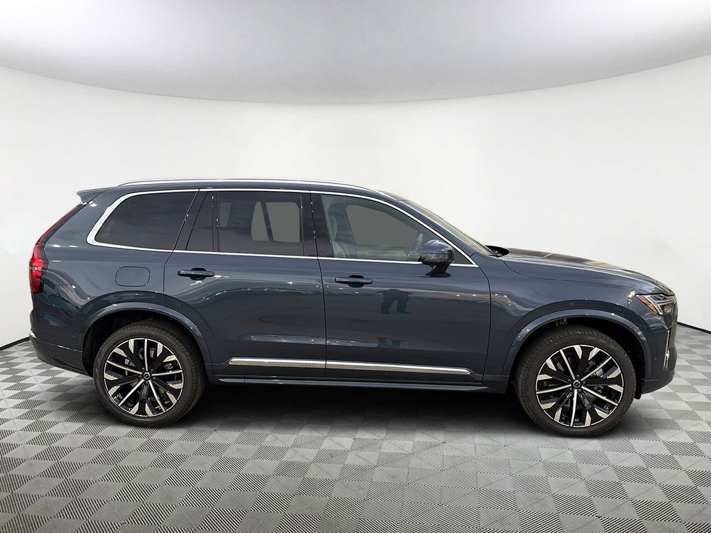 2026 Volvo XC90 Plus photo 4
