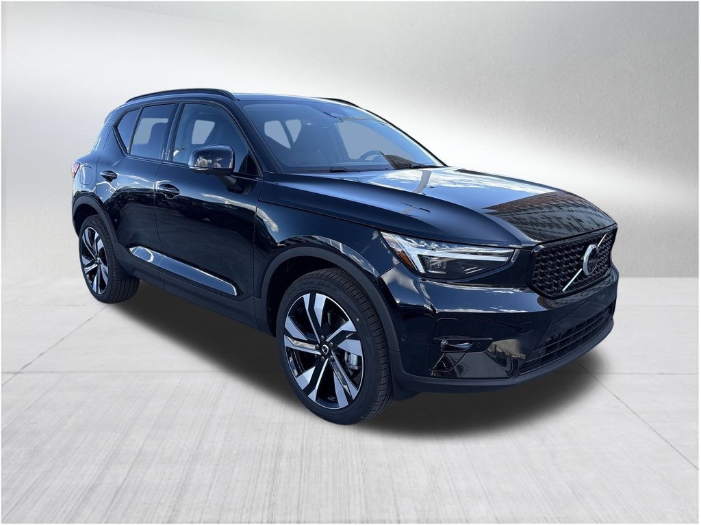 New 2026 Volvo XC40 B5 Ultra SUV