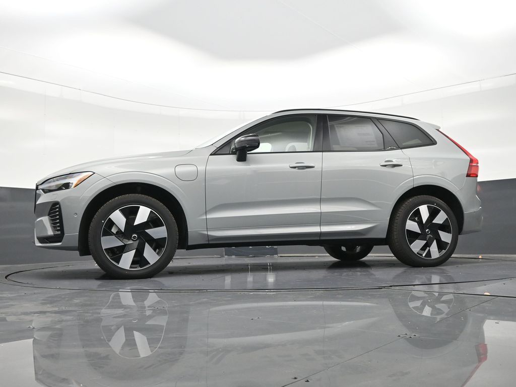 2025 Volvo XC60 Plus - Photo 22