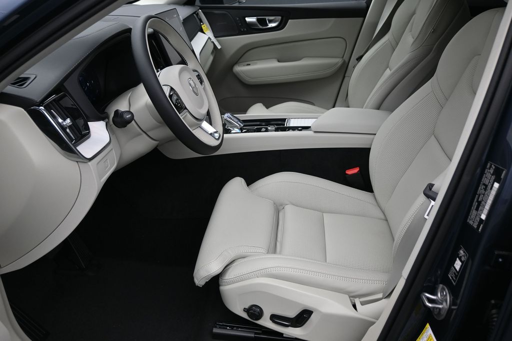2026 Volvo XC60 Ultra - Photo 11