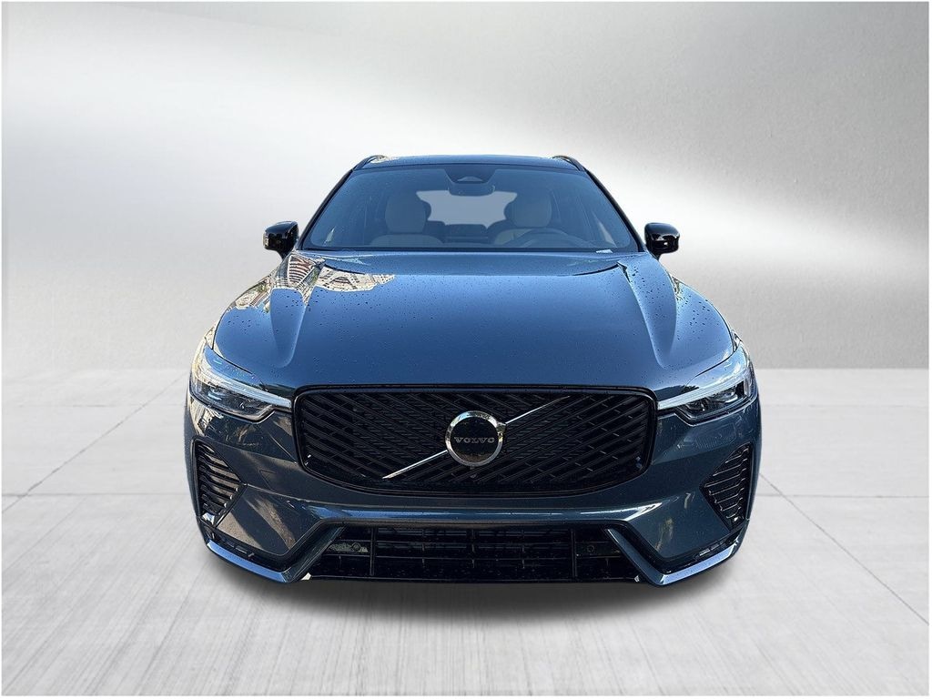 New 2026 Volvo XC60 B5 Core SUV