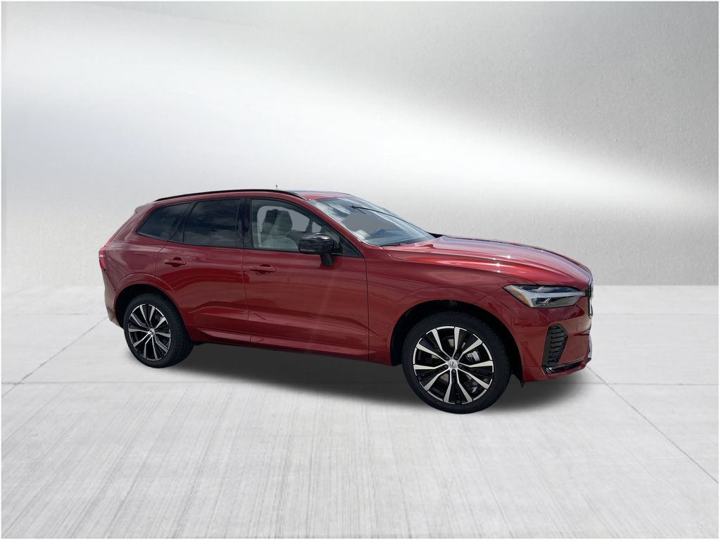 2025 Volvo XC60 B5 Plus photo 3