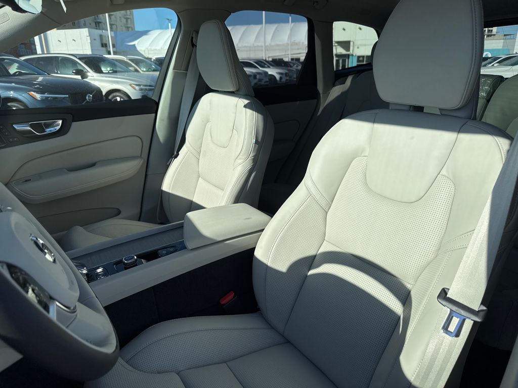 2025 Volvo XC60 Ultra - Photo 10