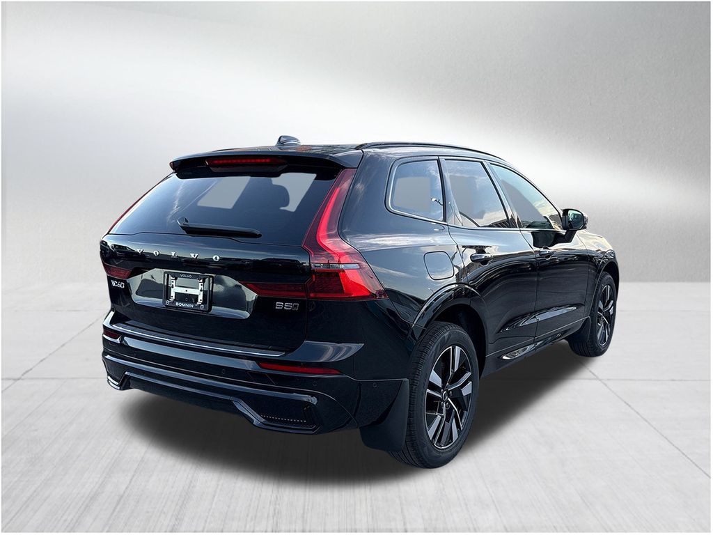 2026 Volvo XC60 B5 Plus photo 3