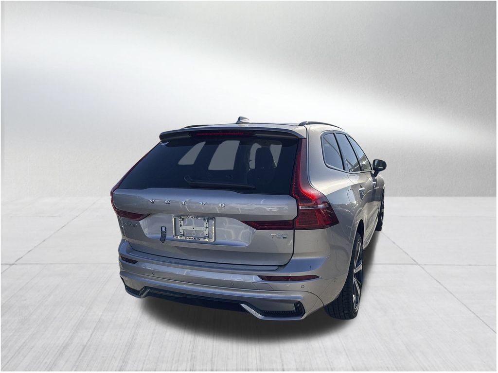 2025 Volvo XC60 Hybrid T8 photo 4