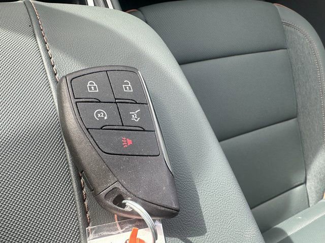 2025 GMC Acadia AT4 - Photo 39