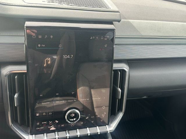 2025 GMC Acadia AT4 - Photo 25