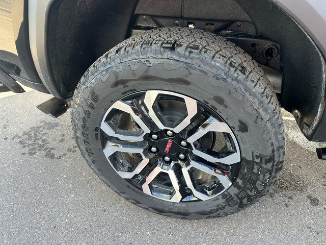 2025 GMC Canyon AT4 - Photo 10