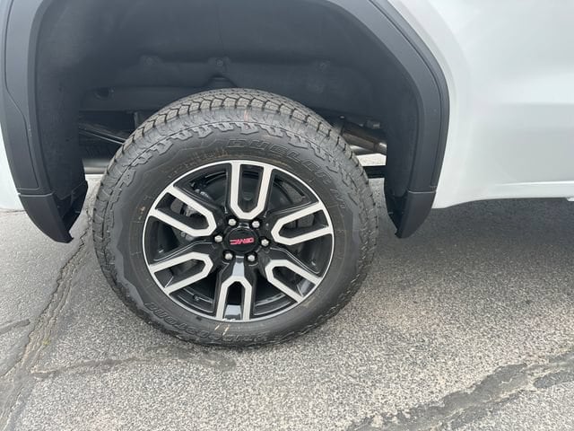 2026 GMC Sierra 1500 AT4 - Photo 10