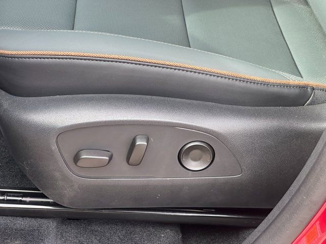 2025 GMC Acadia AT4 - Photo 18