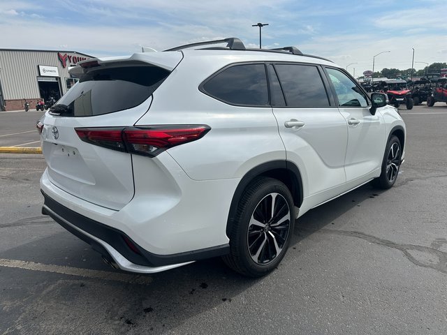 2021 Toyota Highlander XSE photo 3