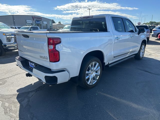 2023 Chevrolet Silverado 1500 High Country photo 3