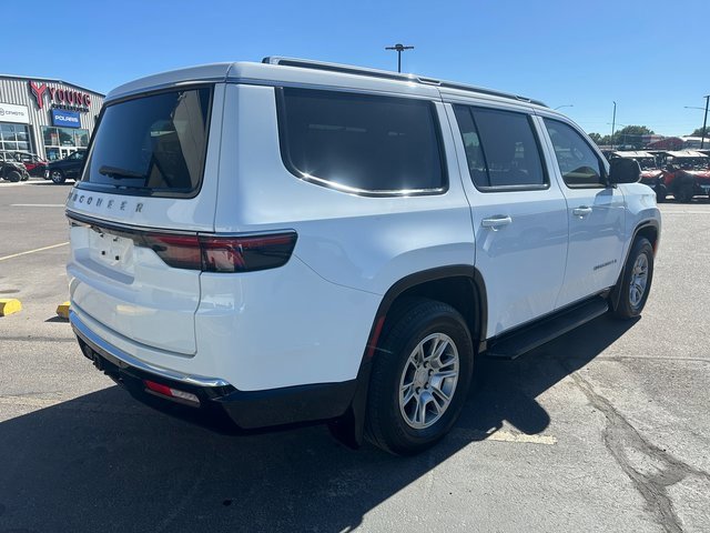2023 Jeep Wagoneer Base photo 3
