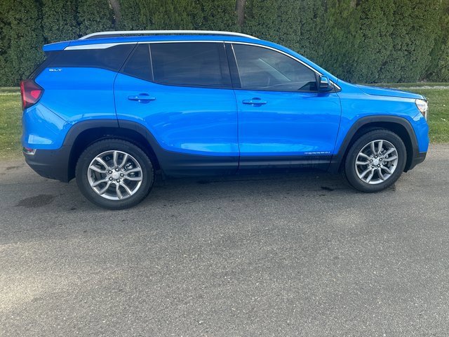 2024 Gmc Terrain SLT photo 2