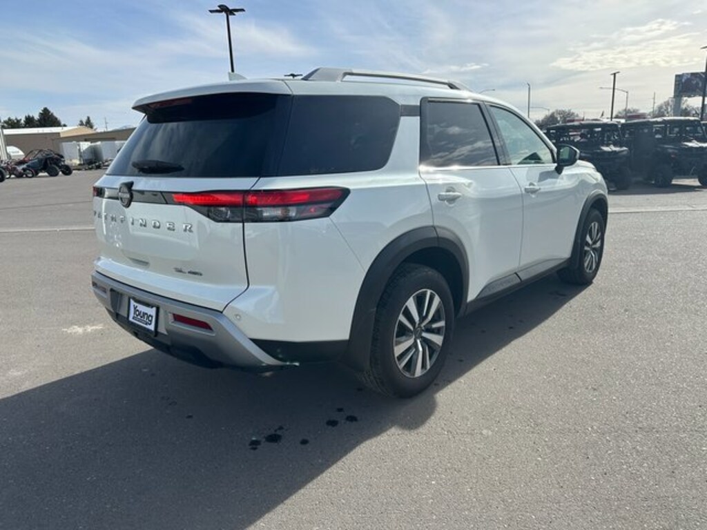 Used 2024 Nissan Pathfinder SL SUV