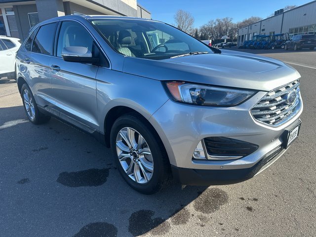 2024 Ford Edge Titanium's photo