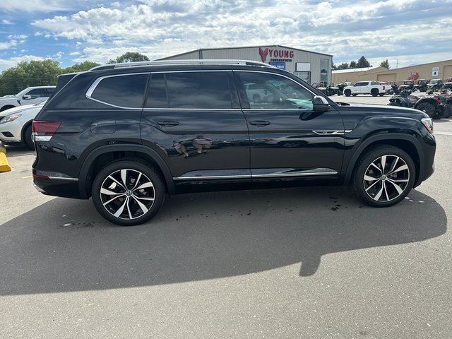 2024 Volkswagen Atlas SEL Premium R-Line photo 2