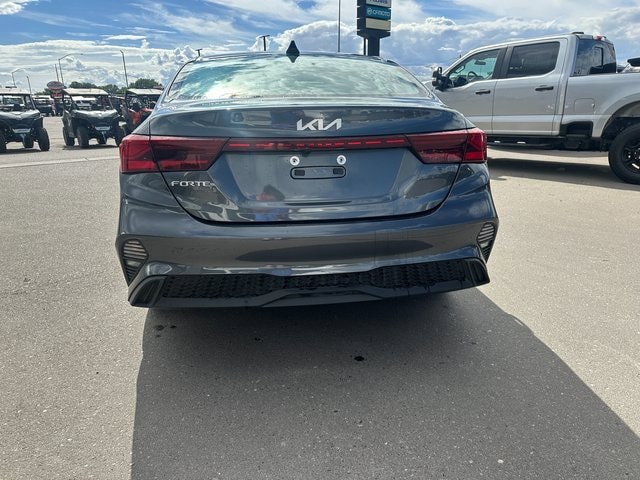 2024 Kia Forte LXS photo 4