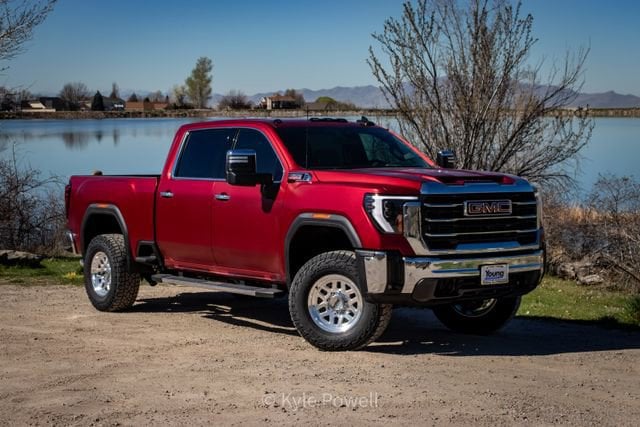 2025 GMC Sierra 4WD Crew Cab Standard Box SLT's photo