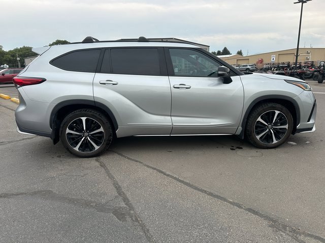 2021 Toyota Highlander XSE photo 2