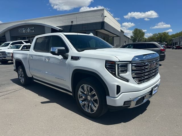 2022 GMC Sierra 4WD Crew Cab Short Box Denali's photo