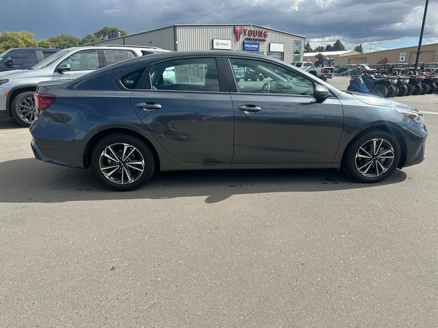 2024 Kia Forte LXS photo 2