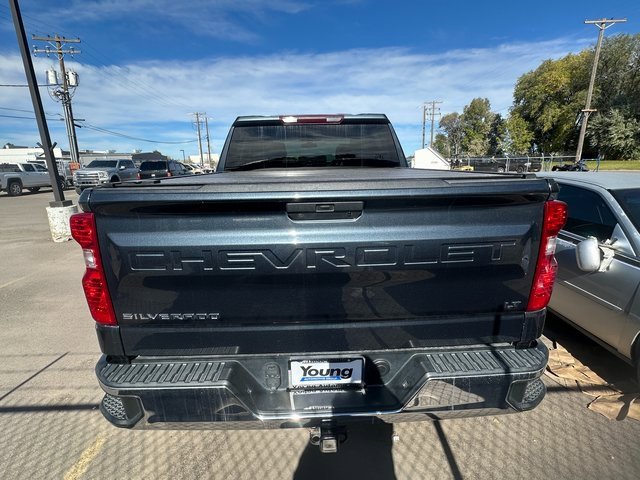 2019 Chevrolet Silverado 1500 LT photo 3