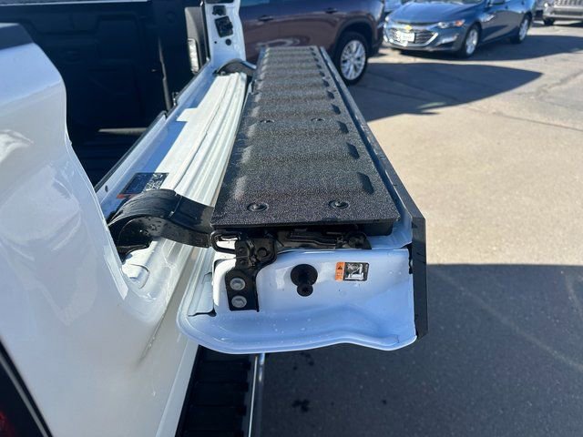 2025 GMC Sierra 2500HD SLT - Photo 17