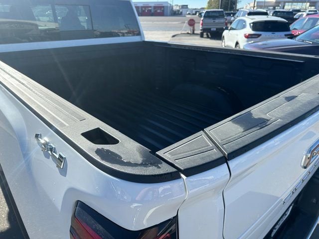 2025 GMC Sierra 2500HD SLT - Photo 13