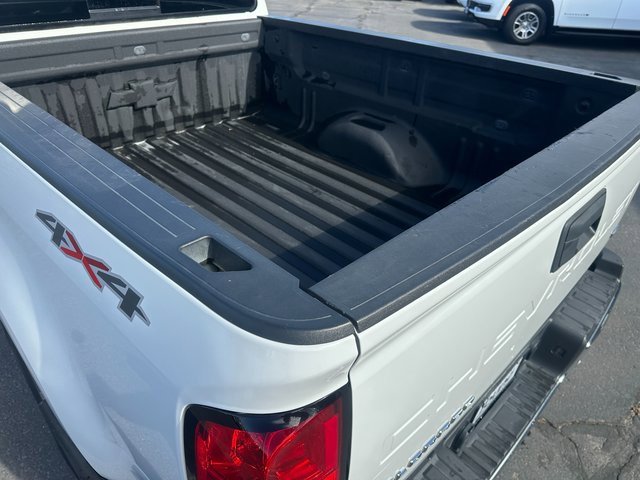 2022 Chevrolet Colorado LT photo 12