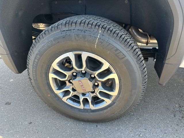 2025 GMC Sierra 2500HD SLT - Photo 10