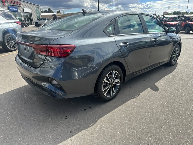 2024 Kia Forte LXS photo 3