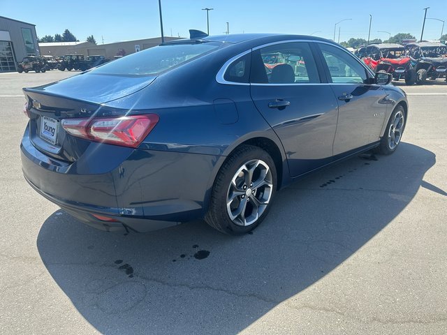 2022 Chevrolet Malibu 1LT photo 2