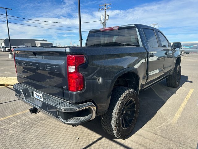 2019 Chevrolet Silverado 1500 LT photo 2