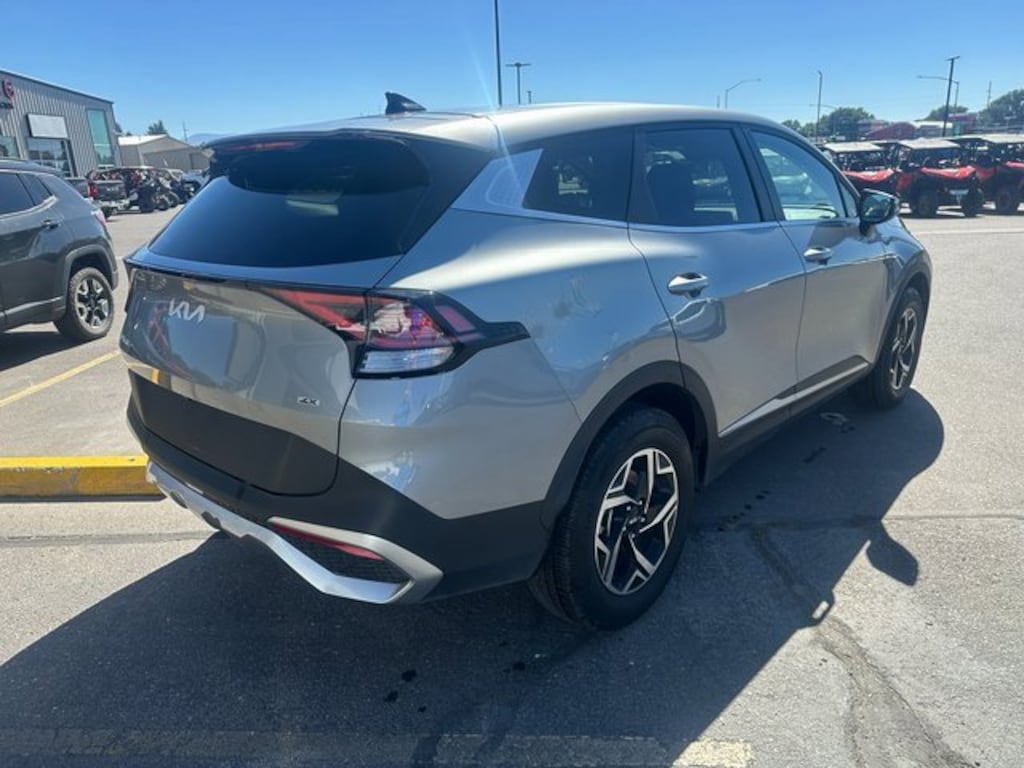 Used 2024 Kia Sportage LX SUV