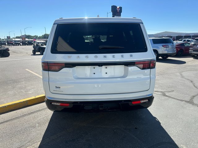 2023 Jeep Wagoneer Base photo 4