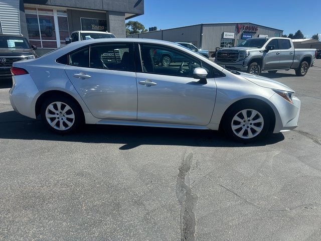 2024 Toyota Corolla LE photo 2