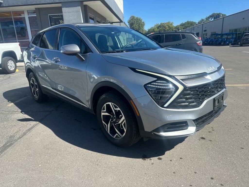 Used 2024 Kia Sportage LX SUV