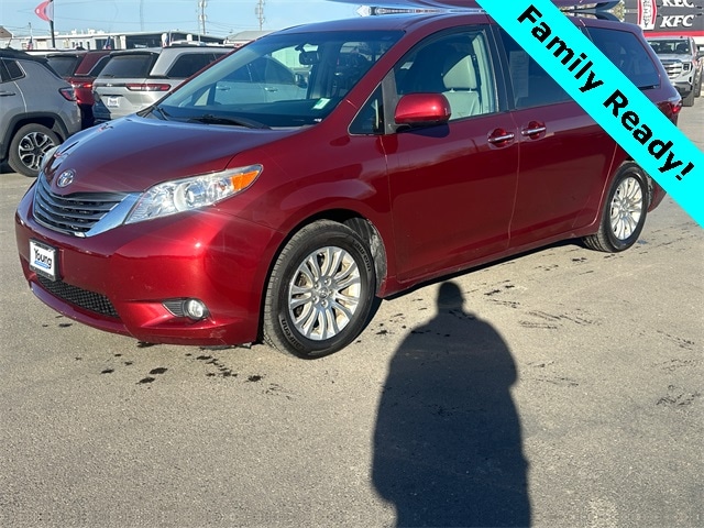 2017 Toyota Sienna XLE