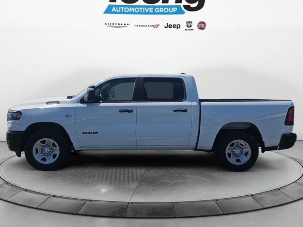 New 2026 Ram 1500 TRADESMAN CREW CAB 4X4 5'7 BOX Pickup