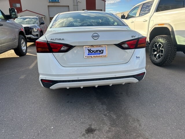 2023 Nissan Altima 2.5 SV photo 2