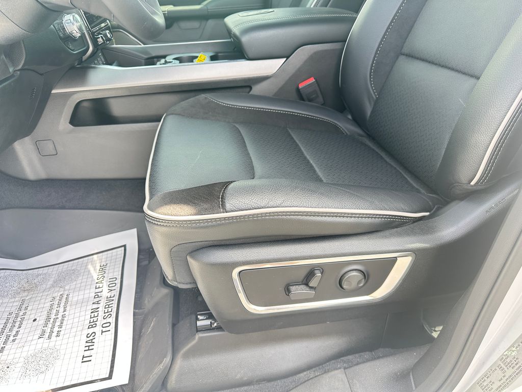 2026 RAM 1500 Laramie - Photo 15