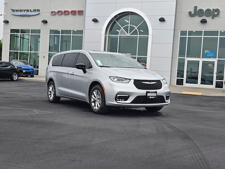2026 Chrysler Pacifica LIMITED AWD Passenger Van