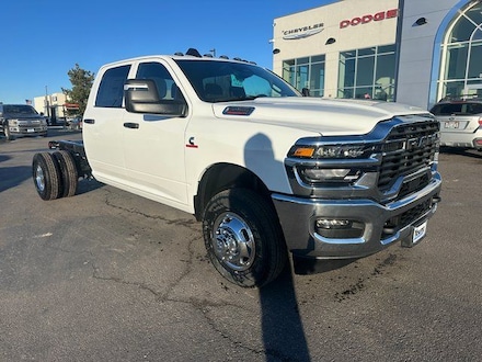 2026 Ram 3500 Chassis Cab TRADESMAN CREW   4X4 60' CA Pickup