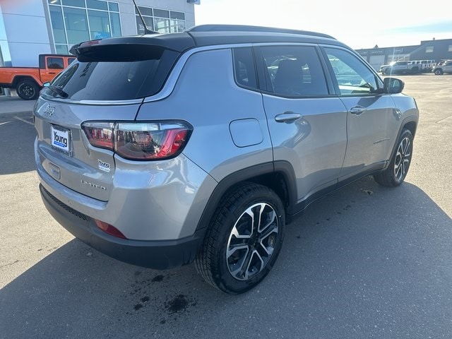 2024 Jeep Compass Limited photo 3